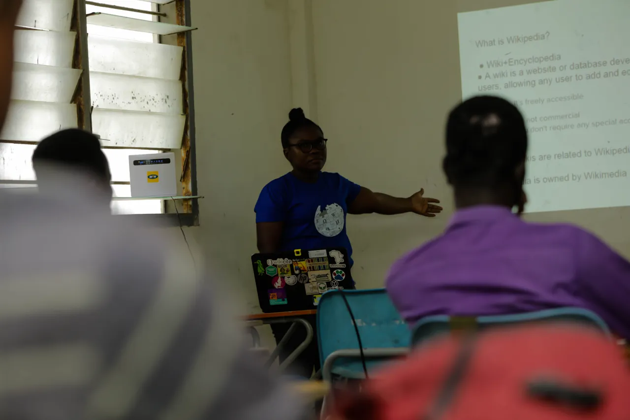 Atelier Wikipédia pour personnes malentendantes à Winneba, Ghana.